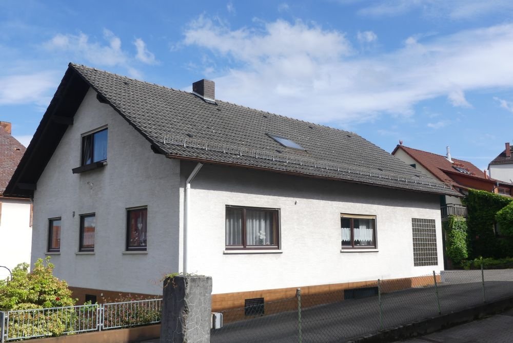 Zentrale Lage! Einfamilienhaus mit 2 "Wohnungen" in Oberzent-Beerfelden