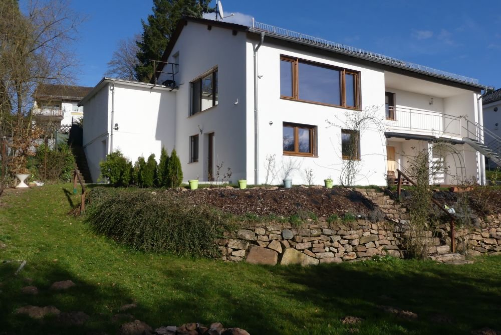 Saniertes Wohnhaus mit einer traumhaften Aussicht im "Herrenwäldchen" in Brombachtal