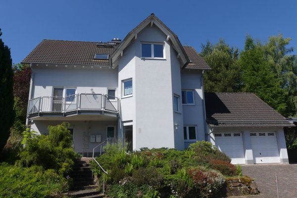 Traumhafte Lage! Wohnhaus mit ELW und einem großen Grundstück, nicht nur für Naturliebhaber in Mossautal/Unter-Mossau